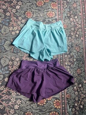 Old Navy size large High-Waisted Stretchlech 2-in-1 Shorts --
3-inch inseam